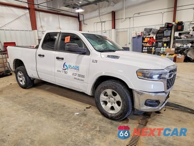 Czwarte zdjęcie samochodu z boku: 2025 RAM 1500 BIG HORN VIN:1C6RRFBG2SN659253 - miniatura