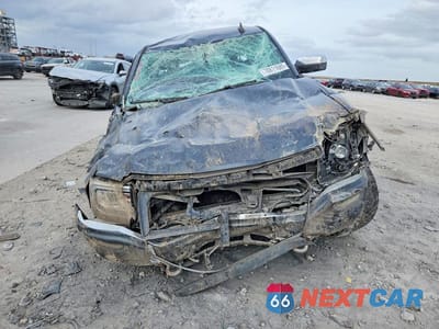 Piąte zdjęcie samochodu w środku: 2017 GMC SIERRA K1500 SLT VIN:3GTU2NEC5HG336729 - miniatura