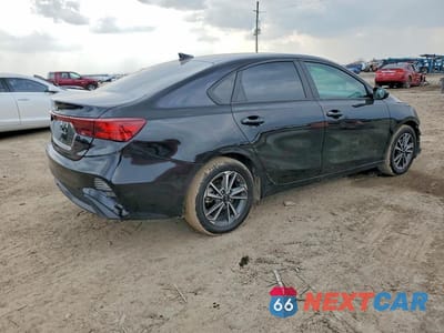 Trzecie zdjęcie samochodu z tyłu: 2023 KIA FORTE LX VIN:3KPF24AD1PE630253 - miniatura