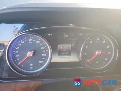 Zdjęcie 9 z 12 samochodu: 2017 MERCEDES-BENZ E 300 4MATIC VIN:WDDZF4KB9HA232250 - miniatura