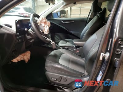 Zdjęcie 7 z 13 samochodu: 2023 KIA NIRO EV VIN:KNDCR3L16P5053288 - miniatura