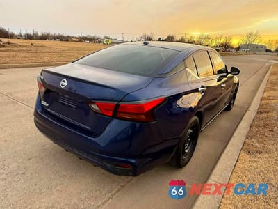 Czwarte zdjęcie samochodu z boku: 2019 NISSAN ALTIMA S VIN:1N4BL4BV7KC152316 - miniatura