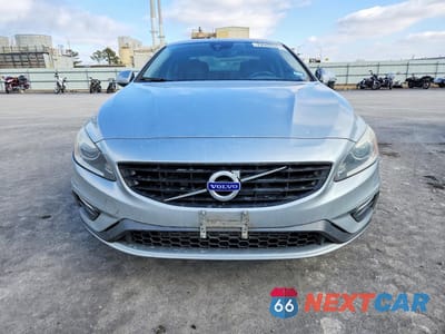 Piąte zdjęcie samochodu w środku: 2017 VOLVO S60 VIN:YV126MFL0H2421212 - miniatura