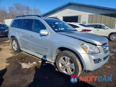 Czwarte zdjęcie samochodu z boku: 2009 MERCEDES-BENZ GL 450 4MATIC VIN:4JGBF71E49A511921 - miniatura