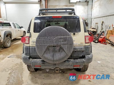 Zdjęcie 6 z 13 samochodu: 2010 TOYOTA FJ CRUISER BASE VIN:JTEBU4BF8AK080140 - miniatura