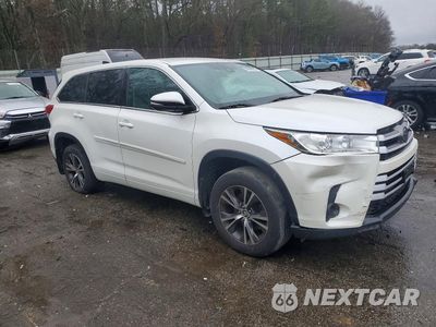 Czwarte zdjęcie samochodu z boku: 2017 TOYOTA HIGHLANDER LE VIN:5TDBZRFH7HS365560 - miniatura