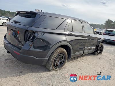 Trzecie zdjęcie samochodu z tyłu: 2023 FORD EXPLORER POLICE INTERCEPTOR VIN:1FM5K8AB1PGA34315 - miniatura