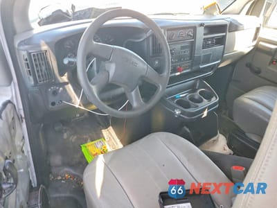 Zdjęcie 8 z 14 samochodu: 2007 GMC SAVANA G3500 VIN:1GTHG35U971207082 - miniatura