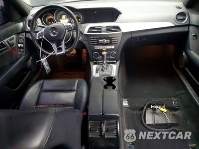 Zdjęcie 8 z 12 samochodu: 2012 MERCEDES-BENZ C 250 VIN:WDDGF4HB7CR207484 - miniatura