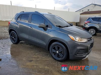 Czwarte zdjęcie samochodu z boku: 2017 CHEVROLET TRAX 1LT VIN:3GNCJLSB6HL171013 - miniatura