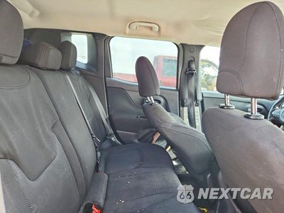 Zdjęcie 10 z 11 samochodu: 2015 JEEP RENEGADE LATITUDE VIN:ZACCJABT4FPB47867 - miniatura