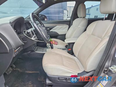 Zdjęcie 7 z 12 samochodu: 2022 MITSUBISHI OUTLANDER PHEV SEL VIN:JA4J2VA7XNZ030773 - miniatura