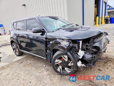 Czwarte zdjęcie samochodu z boku: 2023 KIA SOUL GT-LINE VIN:KNDJ53AU9P7843396 - miniatura