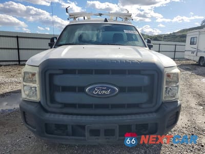 Piąte zdjęcie samochodu w środku: 2013 FORD F350 UTILITY / SERVICE TRUCK VIN:1FDRF3A63DEB92674 - miniatura
