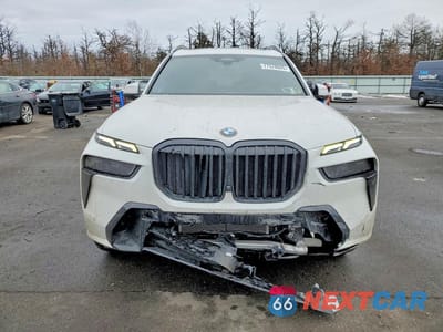 Piąte zdjęcie samochodu w środku: 2025 BMW X7 XDRIVE40I VIN:5UX23EM03S9W48193 - miniatura
