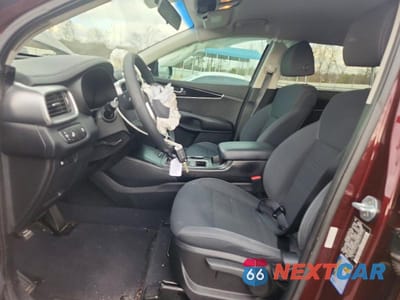 Zdjęcie 7 z 13 samochodu: 2019 KIA SORENTO L VIN:5XYPG4A33KG551532 - miniatura