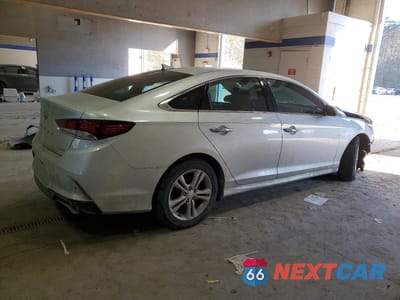 Trzecie zdjęcie samochodu z tyłu: 2018 HYUNDAI SONATA VIN:5NPE34AF3JH719965 - miniatura