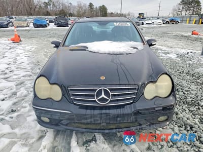 Piąte zdjęcie samochodu w środku: 2002 MERCEDES-BENZ C 32 AMG KOMPRESSOR VIN:WDBRF65J02F232851 - miniatura