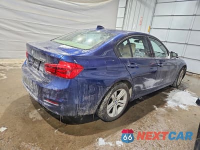 Trzecie zdjęcie samochodu z tyłu: 2016 BMW 328 XI SULEV VIN:WBA8E3G5XGNU05462 - miniatura