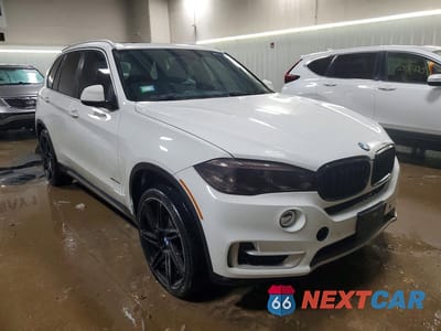 Czwarte zdjęcie samochodu z boku: 2018 BMW X5 XDRIVE35I VIN:5UXKR0C59J0X85611 - miniatura