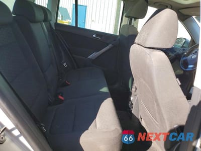 Zdjęcie 10 z 12 samochodu: 2010 VOLKSWAGEN TIGUAN SE VIN:WVGBV7AX6AW508188 - miniatura