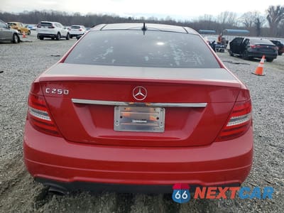 Zdjęcie 6 z 11 samochodu: 2015 MERCEDES-BENZ C 250 VIN:WDDGJ4HB2FG432507 - miniatura