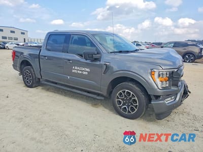 Czwarte zdjęcie samochodu z boku: 2021 FORD F150 SUPERCREW VIN:1FTEW1C55MFA45004 - miniatura