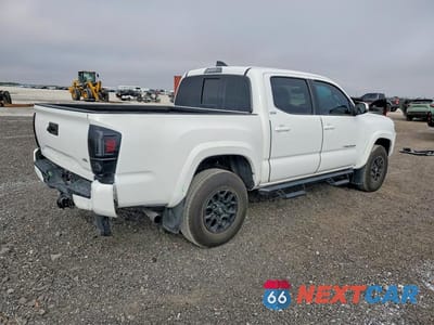 Trzecie zdjęcie samochodu z tyłu: 2022 TOYOTA TACOMA SR5 V6 VIN:3TMAZ5CNXNM160938 - miniatura