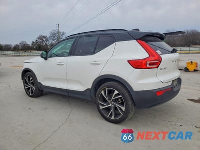 Drugie zdjęcie samochodu z przodu: 2022 VOLVO XC40 T5 R-DESIGN VIN:YV4162UMXN2791495 - miniatura