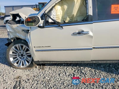 Zdjęcie 7 z 11 samochodu: 2007 CADILLAC ESCALADE LUXURY VIN:1GYEC63867R408620 - miniatura