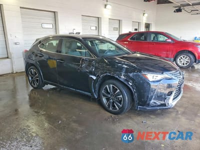 Czwarte zdjęcie samochodu z boku: 2019 LEXUS UX 200 BASE VIN:JTHY3JBH2K2013387 - miniatura