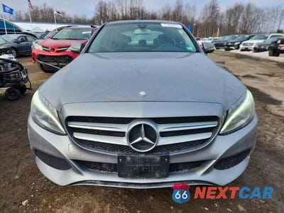 Piąte zdjęcie samochodu w środku: 2015 MERCEDES-BENZ C 300 4MATIC VIN:55SWF4KB7FU005686 - miniatura