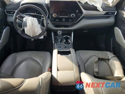Zdjęcie 8 z 14 samochodu: 2023 TOYOTA HIGHLANDER L VIN:5TDKDRAH1PS514999 - miniatura
