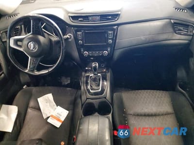 Zdjęcie 8 z 14 samochodu: 2020 NISSAN ROGUE SV VIN:JN8AT2MT5LW016907 - miniatura