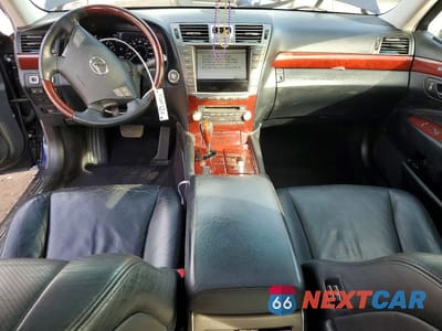 Zdjęcie 8 z 11 samochodu: 2011 LEXUS LS 460 BASE VIN:JTHCL5EF9B5009654 - miniatura