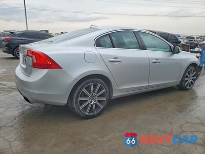Trzecie zdjęcie samochodu z tyłu: 2014 VOLVO S60 T5 VIN:YV1612FS7E2272935 - miniatura