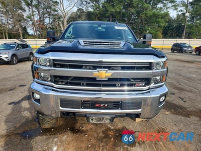 Piąte zdjęcie samochodu w środku: 2018 CHEVROLET SILVERADO K2500 HEAVY DUTY LT VIN:1GC1KVEY0JF242876 - miniatura