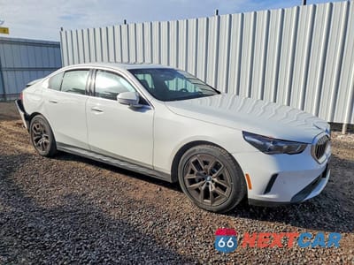 Czwarte zdjęcie samochodu z boku: 2026 BMW 530 I VIN:WBA43FJ06TCV63502 - miniatura