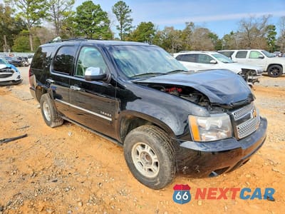 Czwarte zdjęcie samochodu z boku: 2014 CHEVROLET TAHOE C1500 LTZ VIN:1GNSCCE08ER127759 - miniatura