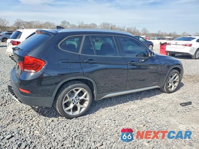 Trzecie zdjęcie samochodu z tyłu: 2015 BMW X1 SDRIVE28I VIN:WBAVM1C5XFV315534 - miniatura