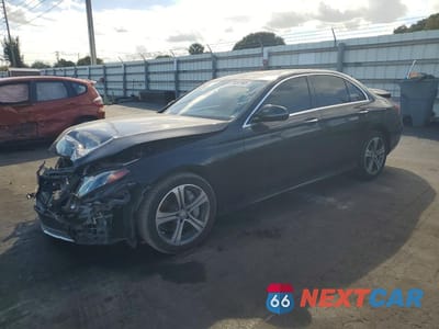 2017 MERCEDES-BENZ E 300 WDDZF4JBXHA105878 - główne zdjęcie licytacji z USA - miniatura