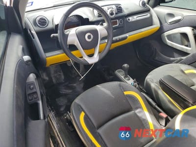 Zdjęcie 8 z 12 samochodu: 2013 SMART FORTWO PURE VIN:WMEEJ3BA9DK723688 - miniatura