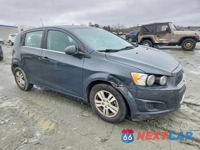Czwarte zdjęcie samochodu z boku: 2014 CHEVROLET SONIC LT VIN:1G1JC6SH2E4221514 - miniatura