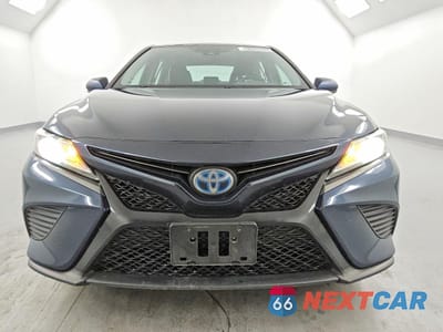 Piąte zdjęcie samochodu w środku: 2020 TOYOTA CAMRY HYBRID SE VIN:4T1G31AK3LU016262 - miniatura
