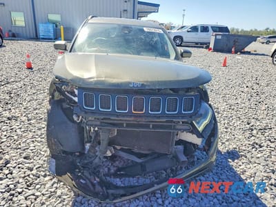 Piąte zdjęcie samochodu w środku: 2018 JEEP COMPASS LIMITED VIN:3C4NJCCB2JT358559 - miniatura