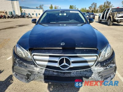 Piąte zdjęcie samochodu w środku: 2019 MERCEDES-BENZ E 300 VIN:WDDZF4JB7KA548206 - miniatura