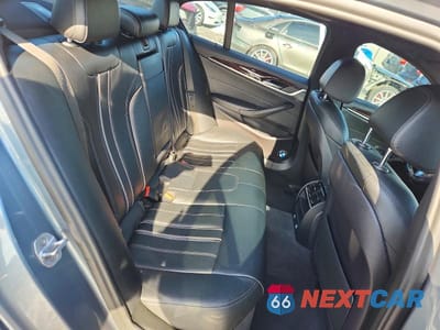 Zdjęcie 10 z 12 samochodu: 2018 BMW 530 XI VIN:WBAJA7C51JWA71322 - miniatura
