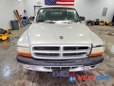 Piąte zdjęcie samochodu w środku: 2003 DODGE DAKOTA SPORT VIN:1D7HL32X23S122203 - miniatura