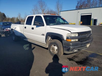 Czwarte zdjęcie samochodu z boku: 2002 CHEVROLET SILVERADO K3500 VIN:1GCJK331X2F167406 - miniatura