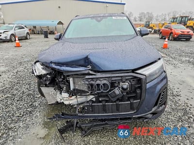 Piąte zdjęcie samochodu w środku: 2025 AUDI Q7 PRESTIGE VIN:WA1VVBF77SD019402 - miniatura